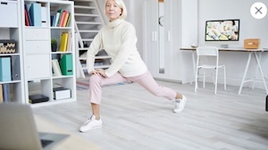 woman doing lunge exercise